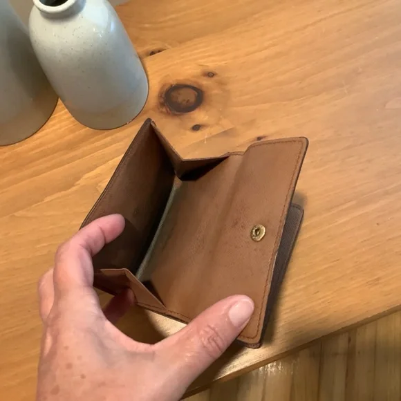 Louis Vuitton Monogram Medium Size Trifold Wallet with Dustbag - Picture 11 of 16